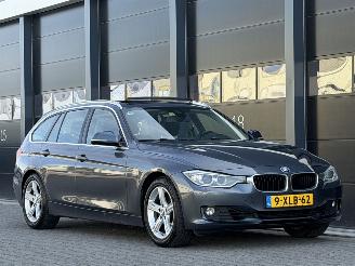 BMW 3-serie 330d Hade-Up Pano Leer Xenon picture 2