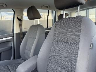 Volkswagen Touran 1.6 TDI BlueMotion Navi Clima PDC picture 8