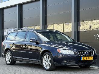 Volvo V-70 2.4 D5 Leer Navi Clima PDC picture 2