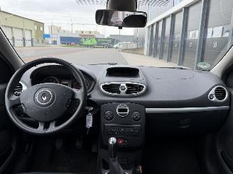 Renault Clio 1.5 dCi Parisienne Clima picture 7