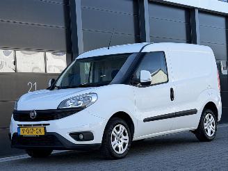 krockskadad bil bedrijf Fiat Doblo 1.3 MJ SX Navi Airco EURO-6 2017/5