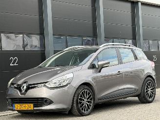 krockskadad bil auto Renault Clio 1.5 dCi ECO Expression 2015/1