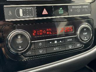 Mitsubishi Outlander 2.4 PHEV Pure Leer Camera Xenon picture 11