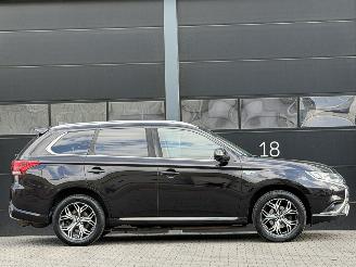 Mitsubishi Outlander 2.4 PHEV Pure Leer Camera Xenon picture 3