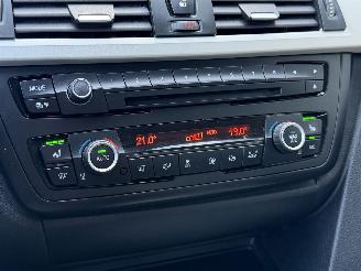 BMW 3-serie 320d Xenon Navi Clima PDC picture 11