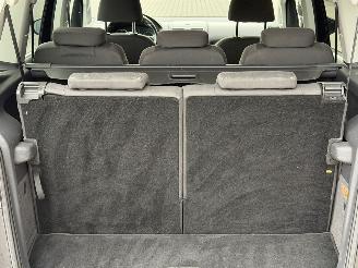 Volkswagen Touran 1.6 TDI Navi Clima 7-PERS picture 9