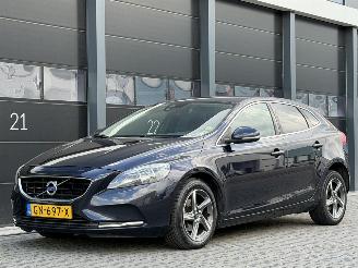 krockskadad bil auto Volvo V-40 2.0 D2 Navi Clima PDC 2015/7
