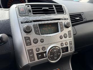 Toyota Verso 1.8 VVT-i Navi Clima Pano 7-PERS picture 9