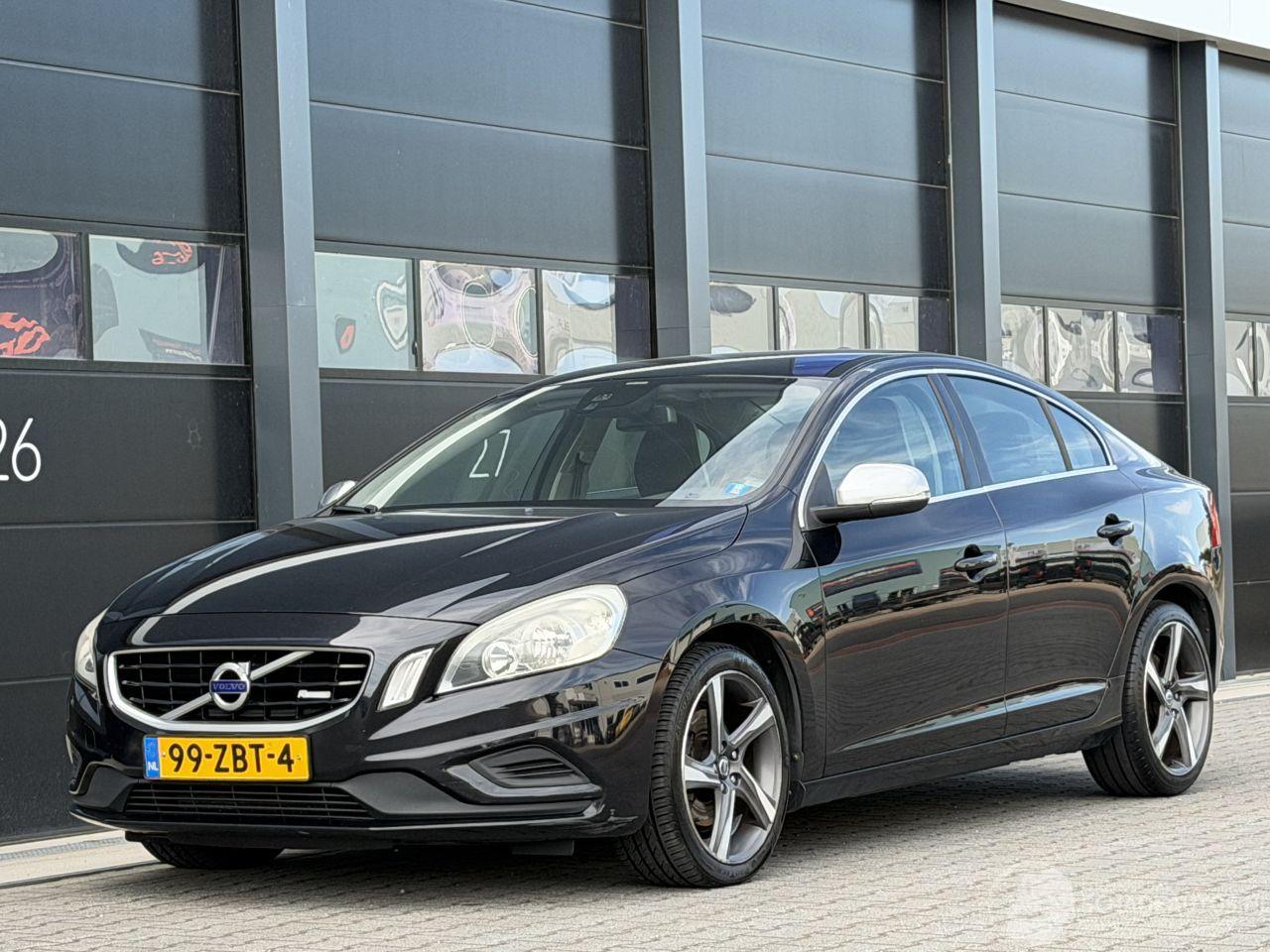 Volvo S-60 2.0 D4 R-Design Navi Clima PDC
