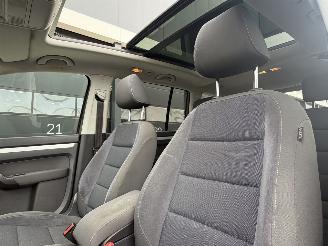 Volkswagen Touran 1.6 TDI STYLE Pano Camera 7-PERS picture 8