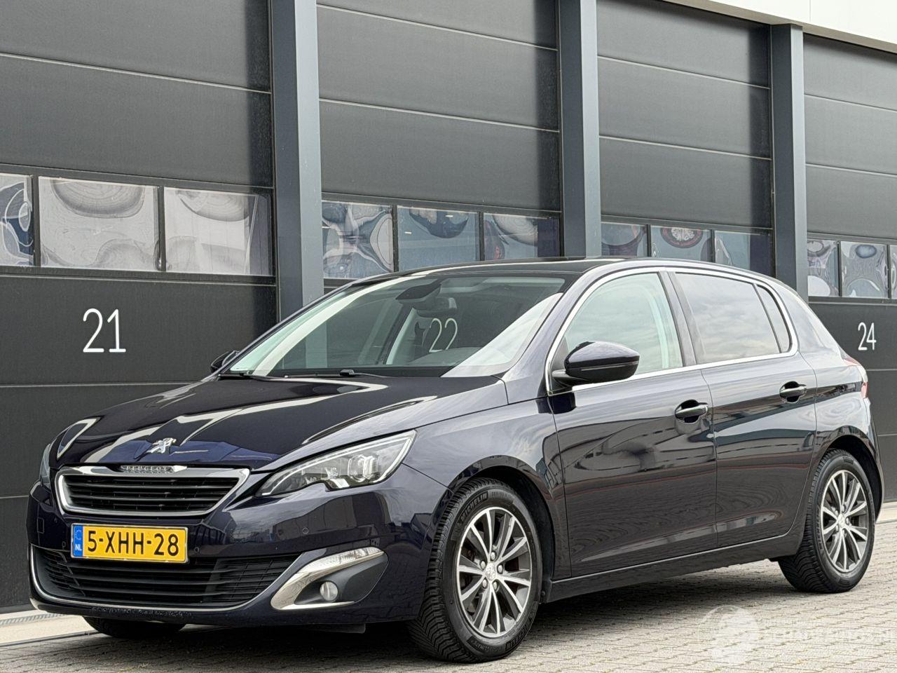 Peugeot 308 1.6 BlueHDi Exevutive Xenon Pano EURO-6