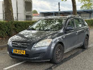 skadebil auto Kia Cee d 1.6 X-tra 2009/6