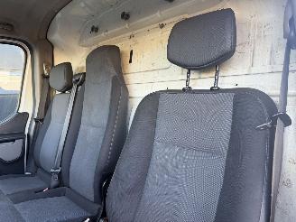 Renault Master 2.3 dCi L2H2 3-PERS picture 8