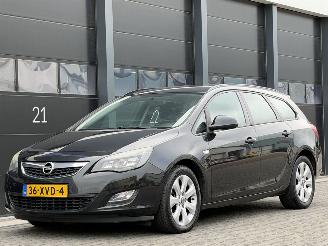 Voiture accidenté Opel Astra 1.7 CDTi Navi Airco PDC 2012/8