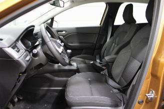 Renault Captur  picture 11