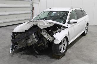 Uttjänta bilar auto Skoda Superb  2021/4