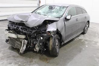 krockskadad bil auto Mercedes Cla-klasse CLA 180 Shooting Brake 2020/4