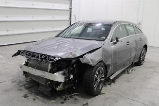 krockskadad bil auto Mercedes Cla-klasse CLA 180 2023/8