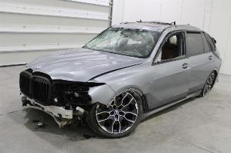 Salvage car BMW X7  2023/10