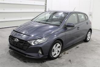 krockskadad bil auto Hyundai I-20 i20 2022/1