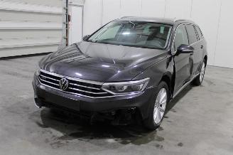 krockskadad bil auto Volkswagen Passat  2023/9
