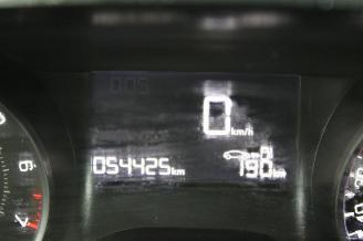 Peugeot 208  picture 12
