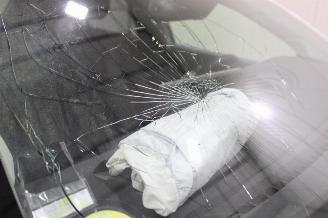 Peugeot 208  picture 21