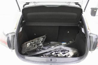 Peugeot 208  picture 20