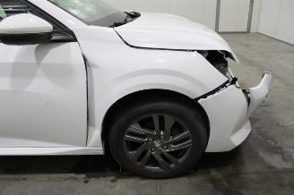 Peugeot 208  picture 7
