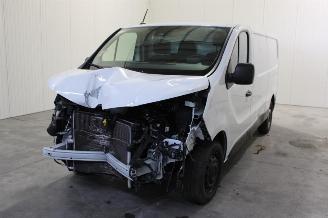uszkodzony samochody osobowe Renault Trafic  2023/11