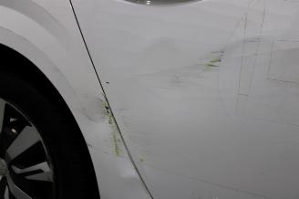Peugeot 208  picture 7