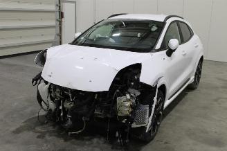 krockskadad bil auto Ford Puma  2021/11