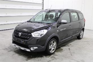 krockskadad bil auto Dacia Lodgy  2021/5