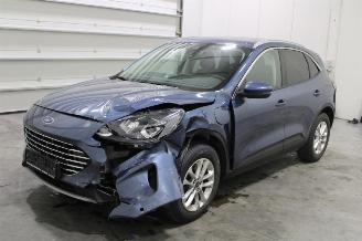 krockskadad bil auto Ford Kuga  2021/6