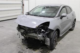 damaged passenger cars Ford Puma  2023/10