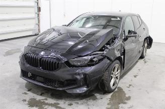 Damaged car BMW 1-serie 118 2024/1