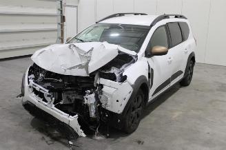 krockskadad bil auto Dacia Jogger  2024/10