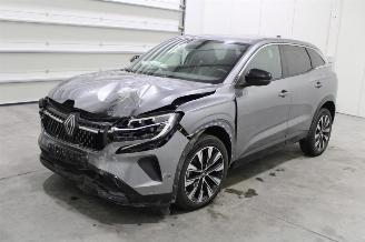 damaged passenger cars Renault Austral  2023/11