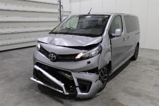Vaurioauto  passenger cars Toyota ProAce  2022/1