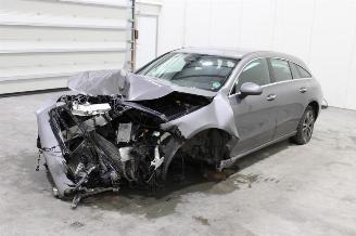 krockskadad bil auto Mercedes Cla-klasse CLA 250 2023/12