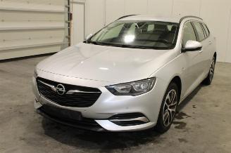 Vaurioauto  passenger cars Opel Insignia  2019/8