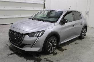 krockskadad bil auto Peugeot 208  2021/1
