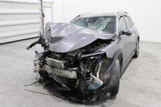 Schadeauto Mercedes GLB 200 2021/6