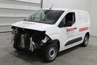 Voiture accidenté Peugeot Partner  2023/1