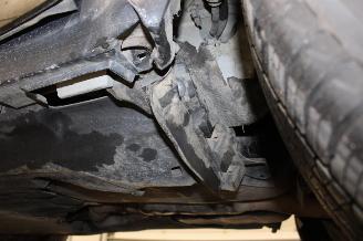 Land Rover Defender  picture 16