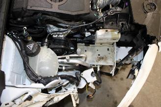 Peugeot 208  picture 18