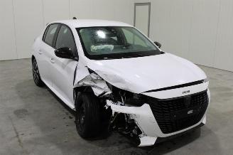 Peugeot 208  picture 2