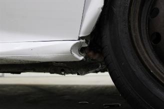 Peugeot 208  picture 21