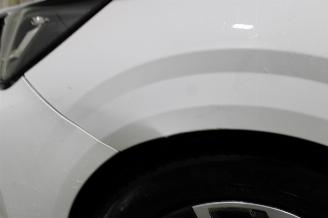 Peugeot 208  picture 7