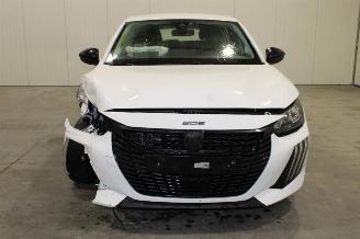 Peugeot 208  picture 19